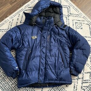 Men’s down Mountain Hardwear Down winter jacket.
